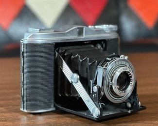 Vintage AGFA 120 Folding Camera AGNAR 85mm	3.5x5.25x4in	HxWxD
