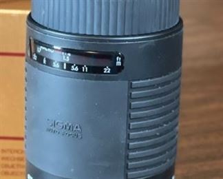 Sigma 75-300mm f/4-5.6 DL Lens for Nikon	Box: 4x6.75x4	
