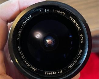 Sigma Fisheye 16mm f/2.8 Lens Nikon Mount	Case: 4x3.25in diameter	
