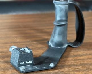 Rollei Hand Grip for Rolleiflex SL66, SL66E, SL66SE	4.5x9.5x3.5in	HxWxD
