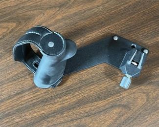 Rollei Hand Grip for Rolleiflex SL66, SL66E, SL66SE	4.5x9.5x3.5in	HxWxD
