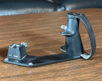Rollei Hand Grip for Rolleiflex SL66, SL66E, SL66SE	4.5x9.5x3.5in	HxWxD
