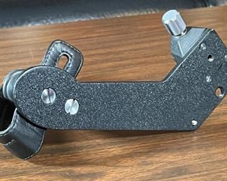 Rollei Hand Grip for Rolleiflex SL66, SL66E, SL66SE #2	4.5x9.5x3.5in	HxWxD
