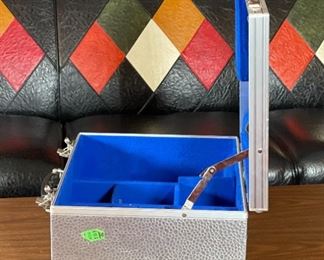 Rollei Aluminum Camera Case Germany	7.5x15x13in	HxWxD
