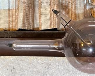 Antique Clover Leaf  Self-regulating X-Ray Tube  #2 Coolidge Gas tube	8 x 20 x 6in	HxWxD
