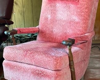 Vintage Rocking Chair	37 x 31 x 32in	HxWxD
