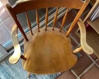 Vintage Wood Chair Single	32 x 24 x 18in	HxWxD
