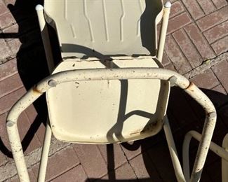 3pc Vintage Metal Lawn/Patio Chairs	33.5 x 22 x 27 in.	HxWxD
