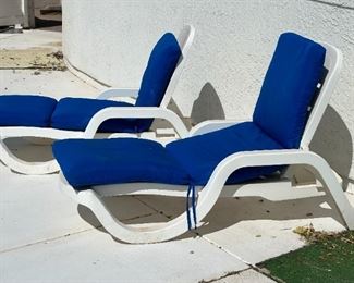 Vintage Resin Chaise Lounge Patio Chairs	38 x 30 x 65in	HxWxD
