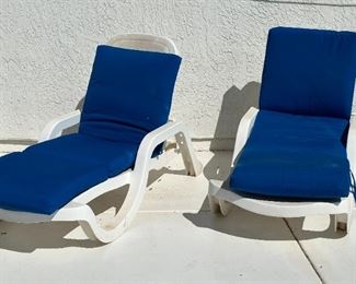 Vintage Resin Chaise Lounge Patio Chairs	38 x 30 x 65in	HxWxD
