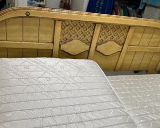 Adjustable Double Twin  Bed	46 x 77 x 85in	HxWxD
