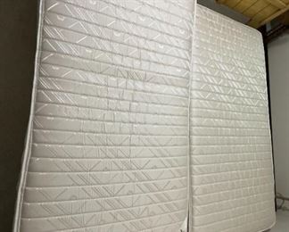 Adjustable Double Twin  Bed	46 x 77 x 85in	HxWxD
