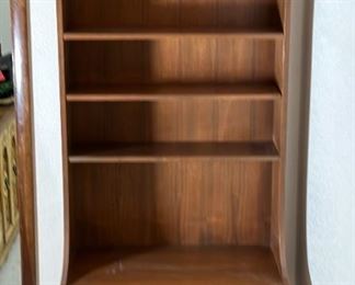 MCM Kroehler Hutch/Bookshelf Mid Century Modern	62.5 x 30 x 17in	HxWxD
