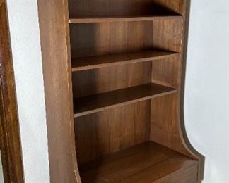 MCM Kroehler Hutch/Bookshelf Mid Century Modern	62.5 x 30 x 17in	HxWxD
