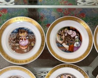 12pc Vintage Royal Copenhagen Hans Christian Andersen Collector Plates	7.5in	
