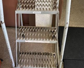 EGA 3 Step Ladder	63x18x22in	HxWxD
