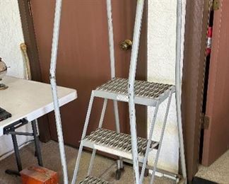 EGA 3 Step Ladder	63x18x22in	HxWxD
