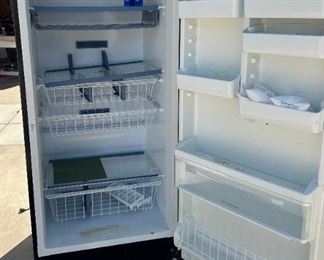 Kenmore 2845 - 13.7 cu. Ft. Upright Freezer	71x32x32	HxWxD
