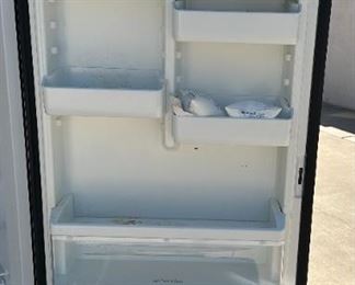 Kenmore 2845 - 13.7 cu. Ft. Upright Freezer	71x32x32	HxWxD
