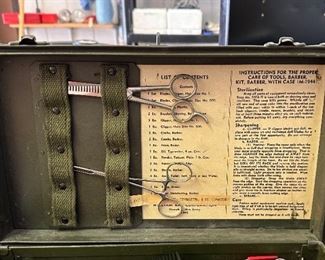 WW2 US Army M-1944 Barbers Kit		
