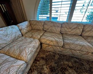 Vintage Kroehler by Royale Sectional Sofa 2 piece section sleeper sofa couch	1 st piece 26in x 36in x 88in 2nd piece 26in x 36in x 77in	HxWxD
