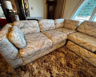 Vintage Kroehler by Royale Sectional Sofa 2 piece section sleeper sofa couch	1 st piece 26in x 36in x 88in 2nd piece 26in x 36in x 77in	HxWxD
