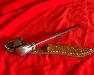 Vintage Western Boulder Red Delrin 7" Fixed Blade Fish/Bird Knife w/case	Knife total length 7 in blade length 3in.	
