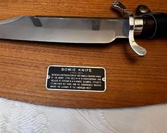 vintage knife,Carvel Hall bowie,Authentic Reproduction of James Bowie	Knife total length 14.25in. blade length 9.5in.	
