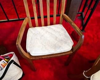 Baker furniture dining room table w leaf & 8 chairs	Without leaf: 28.5 x 42 x 66 with leaf: 28.5 x 42 x  84 chairs 31.25 x 20 x 18.5 seating height 18in	HxWxD
