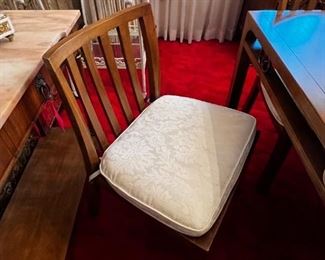 Baker furniture dining room table w leaf & 8 chairs	Without leaf: 28.5 x 42 x 66 with leaf: 28.5 x 42 x  84 chairs 31.25 x 20 x 18.5 seating height 18in	HxWxD
