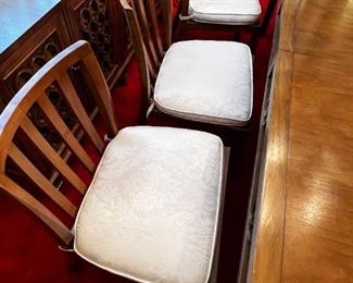 Baker furniture dining room table w leaf & 8 chairs	Without leaf: 28.5 x 42 x 66 with leaf: 28.5 x 42 x  84 chairs 31.25 x 20 x 18.5 seating height 18in	HxWxD
