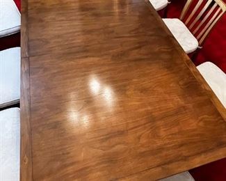 Baker furniture dining room table w leaf & 8 chairs	Without leaf: 28.5 x 42 x 66 with leaf: 28.5 x 42 x  84 chairs 31.25 x 20 x 18.5 seating height 18in	HxWxD
