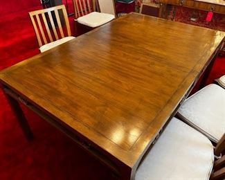 Baker furniture dining room table w leaf & 8 chairs	Without leaf: 28.5 x 42 x 66 with leaf: 28.5 x 42 x  84 chairs 31.25 x 20 x 18.5 seating height 18in	HxWxD
