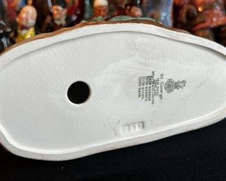 Royal Doulton Figurine "St. George" H.N. 2051	8” x 7.5” x 3.5”.	HxWxD
