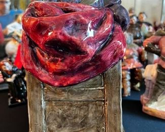 Rare Old royal doulton the old king 2134	10.75 x 5.7,5 x 5.75.	HxWxD
