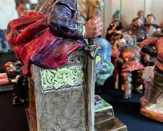 Rare Old royal doulton the old king 2134	10.75 x 5.7,5 x 5.75.	HxWxD
