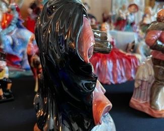 Royal Doulton “Good King Wenceslas” 1952 Porcelain Figure Made In England HN2118	9.5“ x 5“ x 5“.	HxWxD
