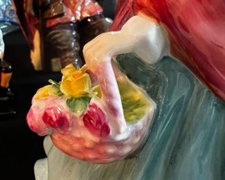 RARE OLD VINTAGE ROYAL DOULTON Figurine LADY CHARMIAN - HN1948 Made in England - STAMPED	8.5” x 6” x 4.5”.	HxWxD
