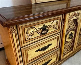 Nine drawer console dresser with mirror	Console dresser measurements, 30.5 x 70.5 x 19 mirror measurements 49.5 x 32.	
