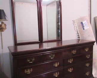 Mirrored dresser