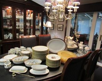 Royal Gallery Gold Buffet china set