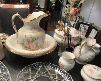 Antique wash basin set by Knowles Taylor & Knowles. 6 pieces.