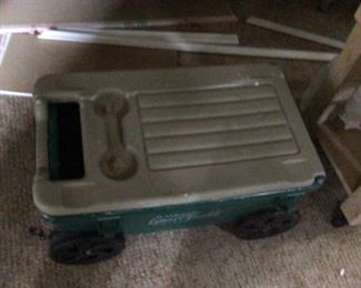 Rolling gardening cart