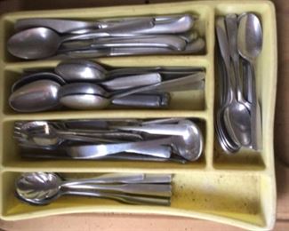 Miscellaneous silverware 