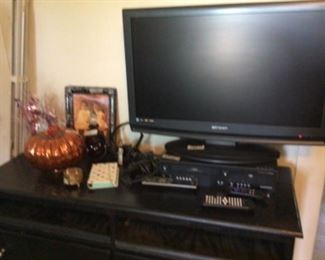 Element TV-Magnavox VCR-decor