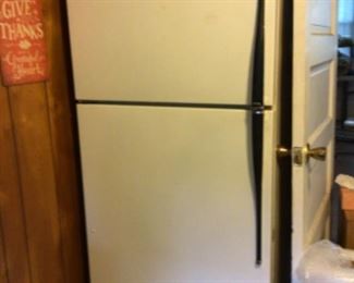 Hotpoint refrigerator 