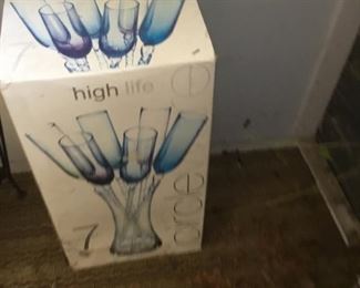 Front porch area (enclosed) - glass bucket with glasses container