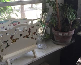 Front porch area (enclosed) - miscellaneous 