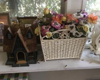 Front porch area (enclosed) - miscellaneous 