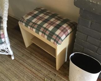 Front porch area (enclosed) - stool & wastebasket 